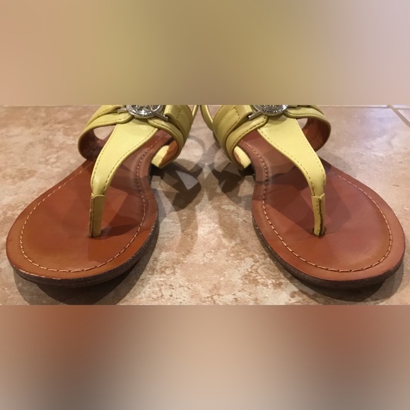 Tommy Hilfiger x GUESS Los Angeles Sandals Bundle (Size 6.5M) - Picture 12 of 13